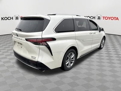 2021 Toyota Sienna Limited 7 Passenger