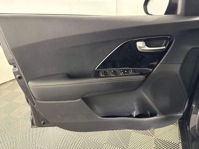 2020 Kia Niro Plug-In Hybrid LXS
