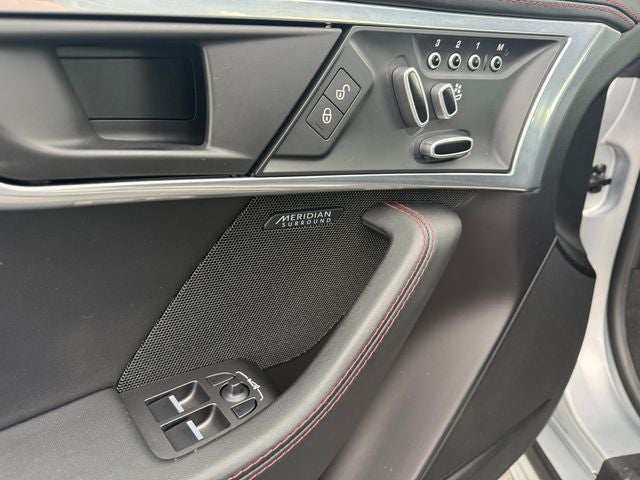 2019 Jaguar F-TYPE R