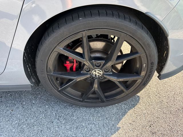 2024 Volkswagen Golf GTI SE